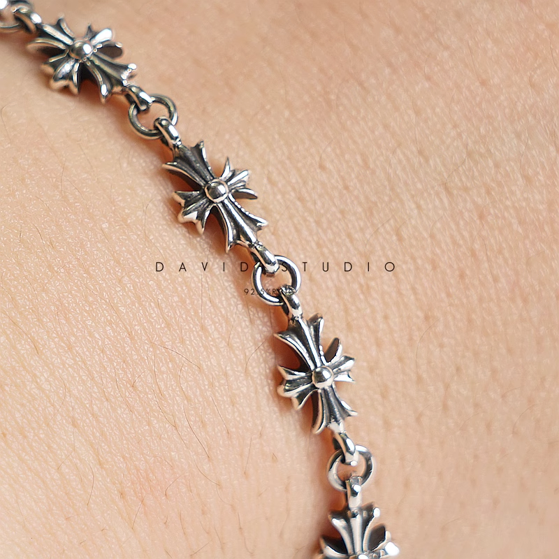 TINY E CH PLUS BRACELET