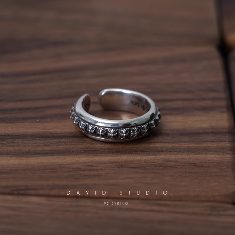 CH PLUS PYRAMID OPEN BAND RING