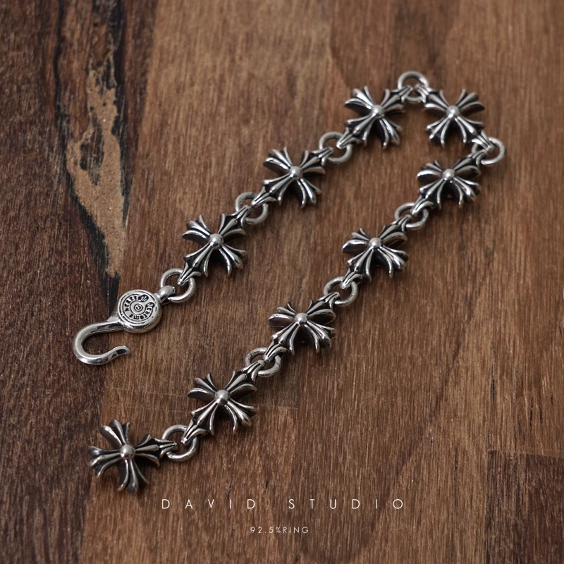 CH PLUS BRACELET WITH LINKS