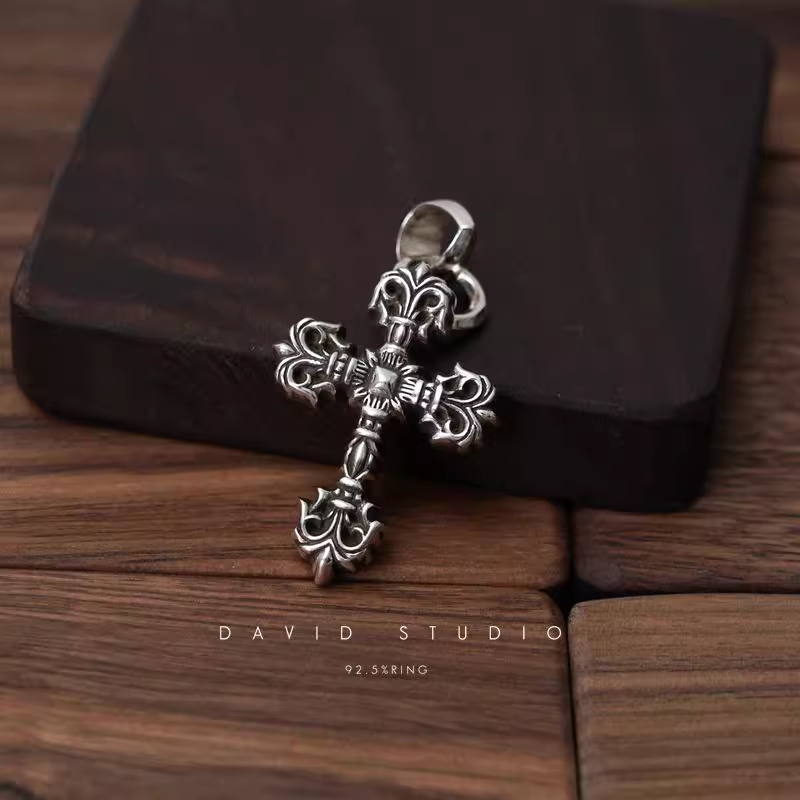 XS FILIGREE CROSS PENDANT WITH BAIL
