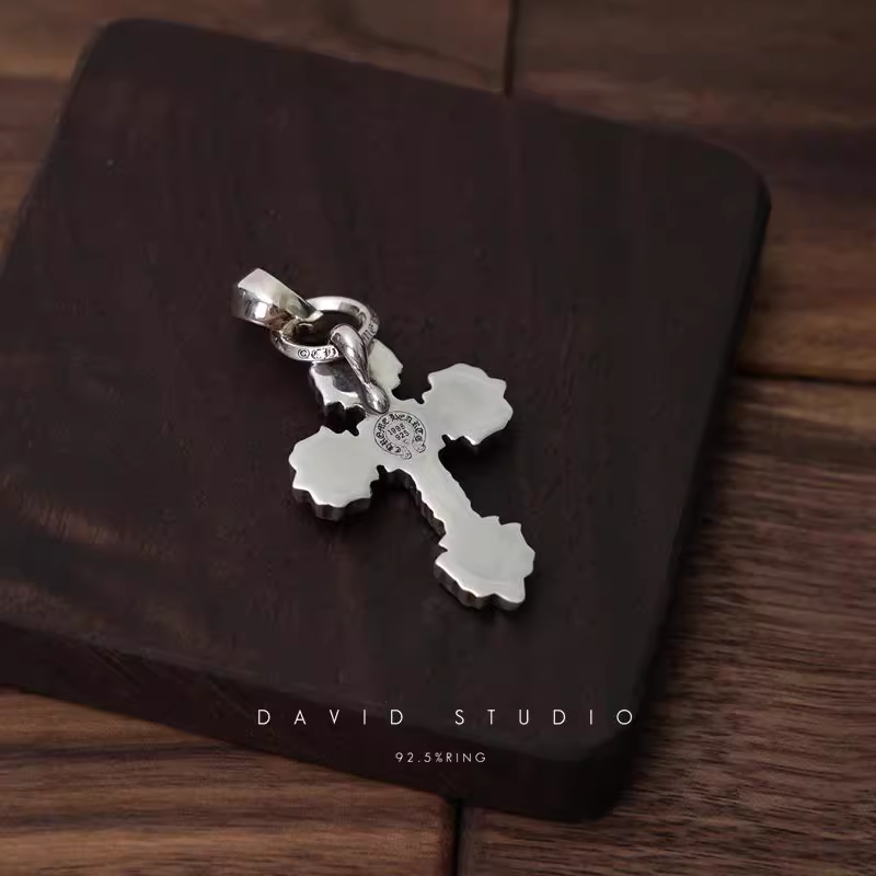 XS FILIGREE CROSS PENDANT WITH BAIL