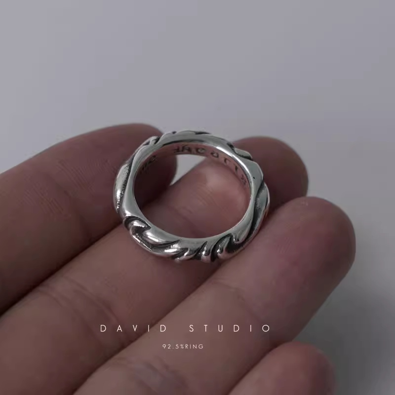 SCROLL BAND RING