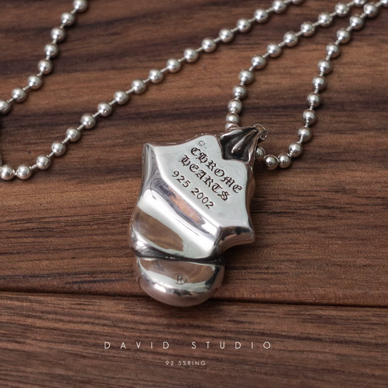 ROLLING STONES LIP & TONGUE PENDANT – BALL CHAIN