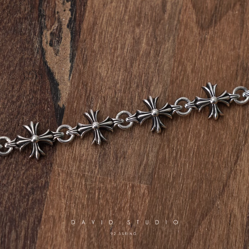 CH PLUS BRACELET WITH LINKS