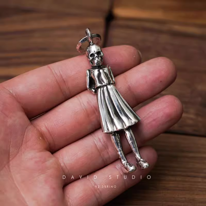 LARGE FOTI SKIPPY PENDANT