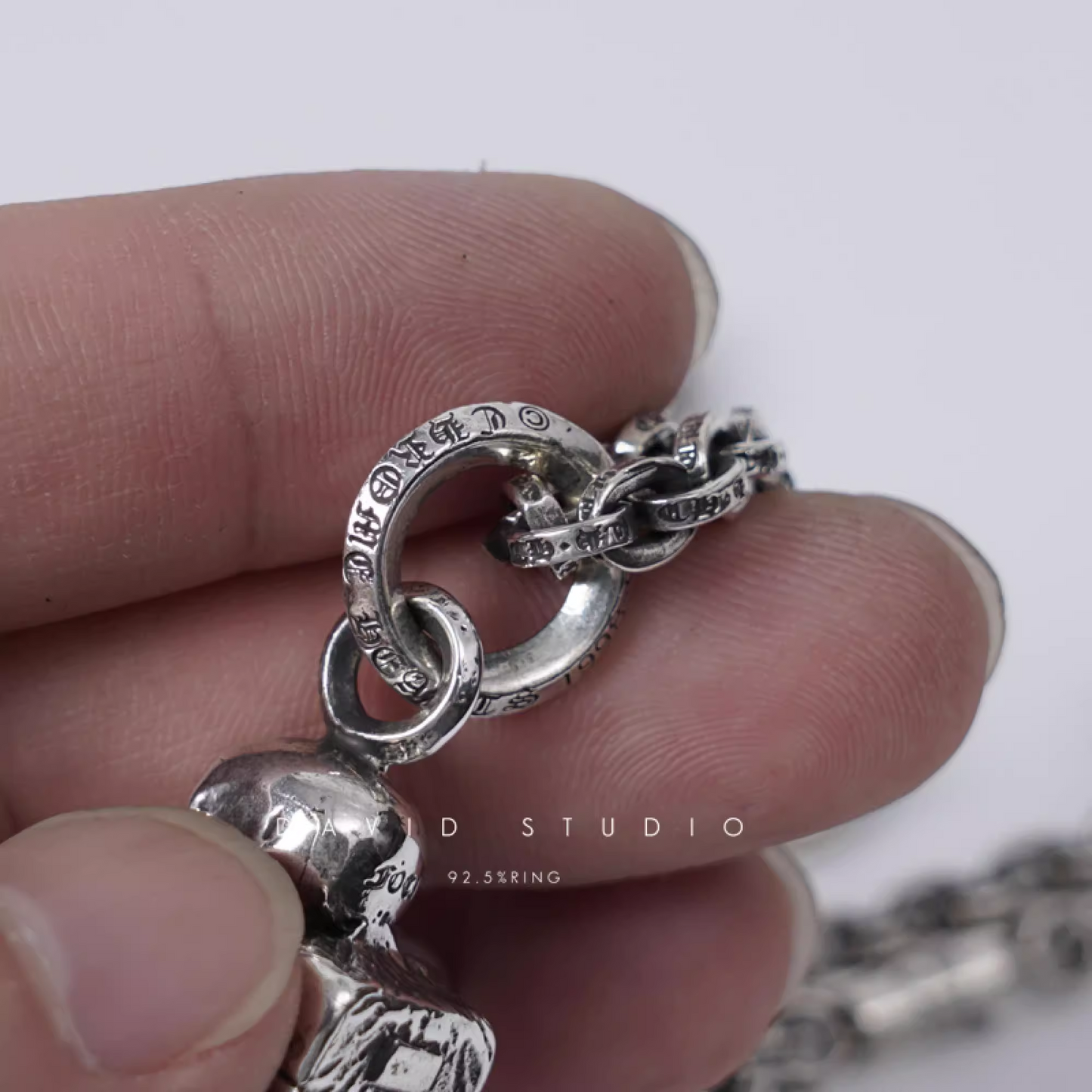 FOTI ASTRONAUT PENDANT – PAPER CHAIN