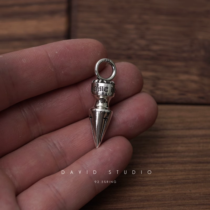 SPIKE PENDANT