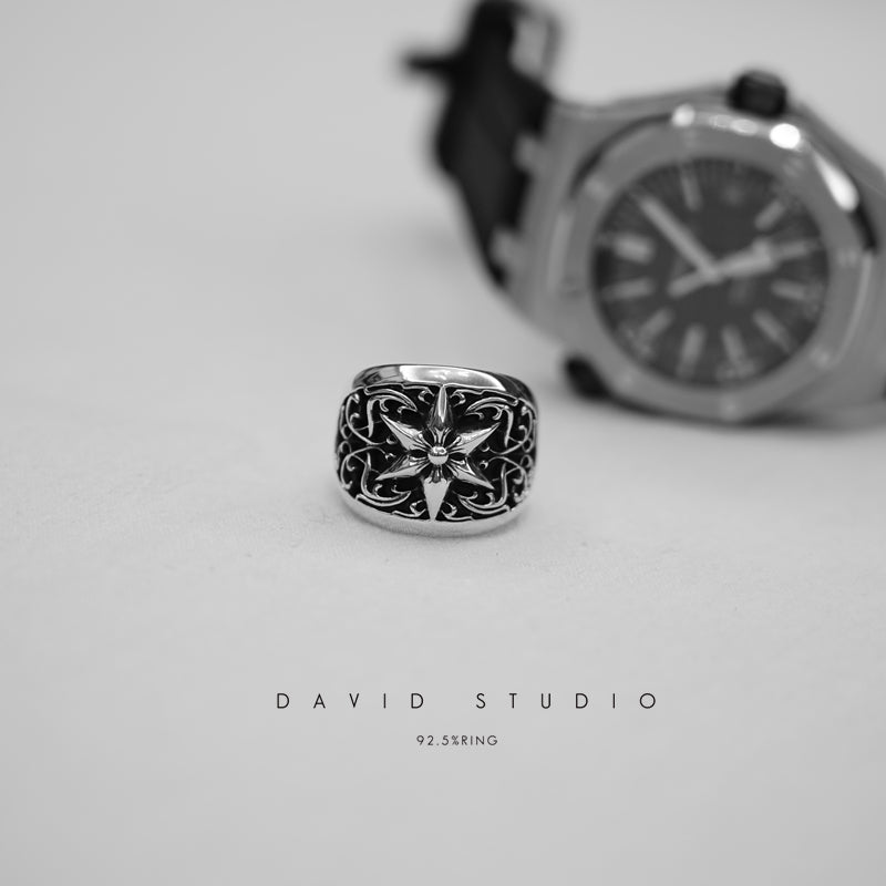 OVAL STAR RING – ClASSIC