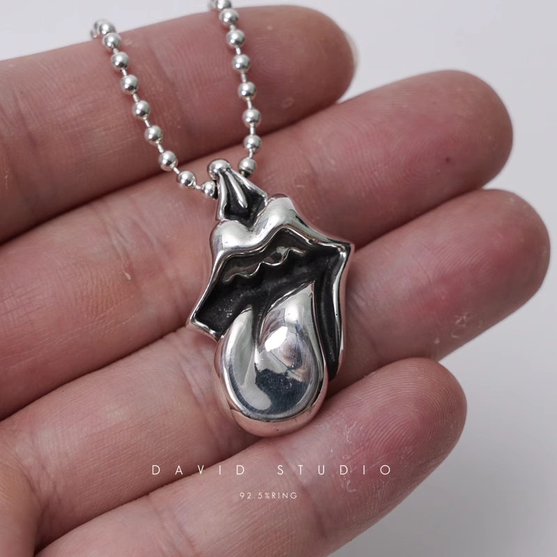 ROLLING STONES LIP & TONGUE PENDANT – BALL CHAIN
