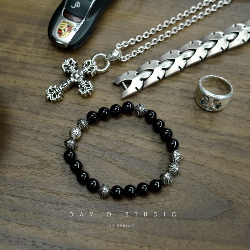ONYX BEAD BRACELET 8MM (8 SILVER BEADS)