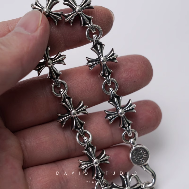 CH PLUS BRACELET WITH LINKS