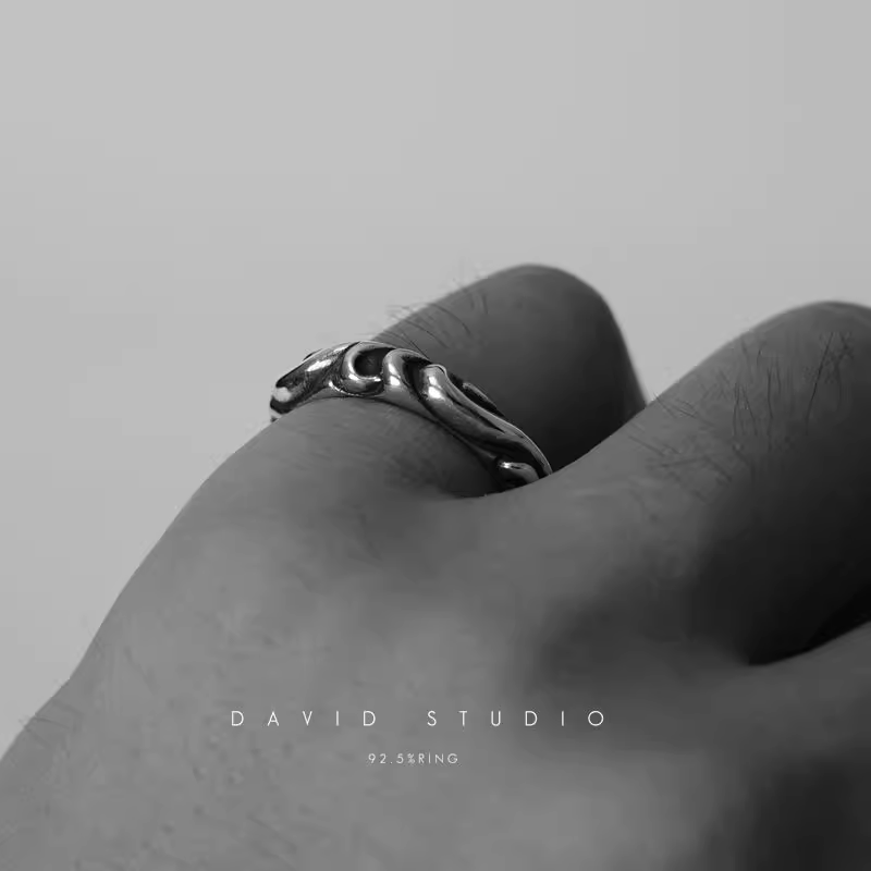 SCROLL BAND RING