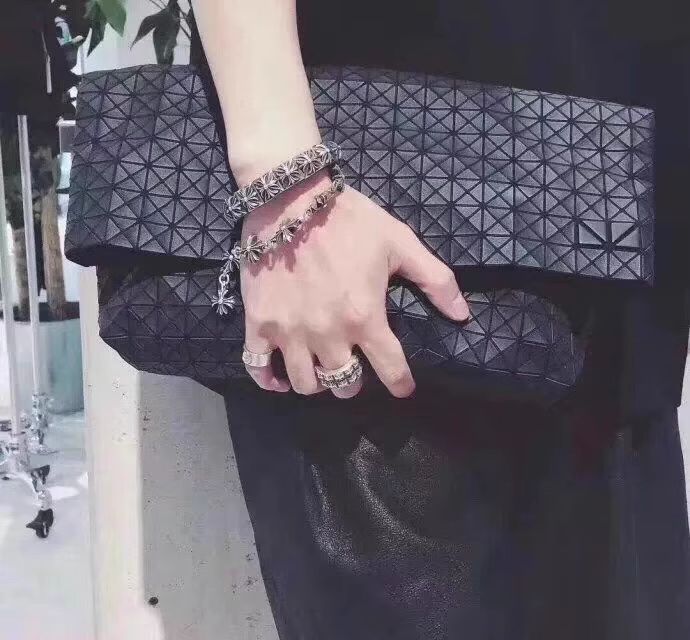 CH PLUS BRACELET WITH LINKS