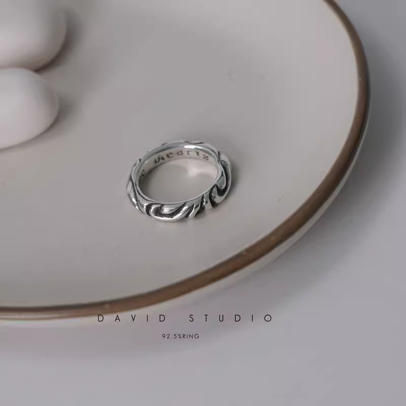 SCROLL BAND RING