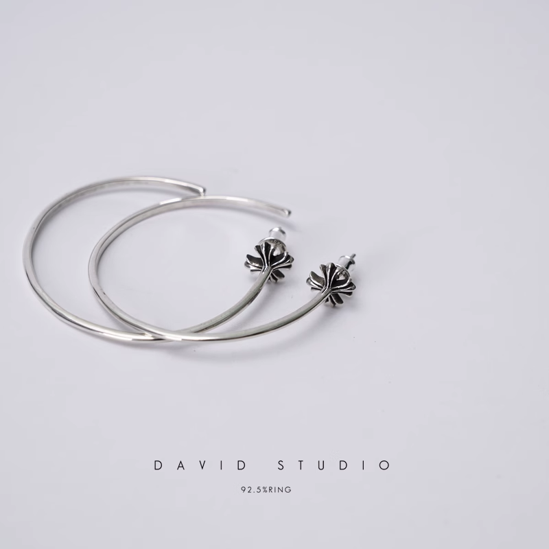 CH PLUS HOOP EARRING
