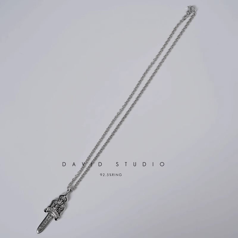 LARGE DAGGER PENDANT – ROLL CHAIN