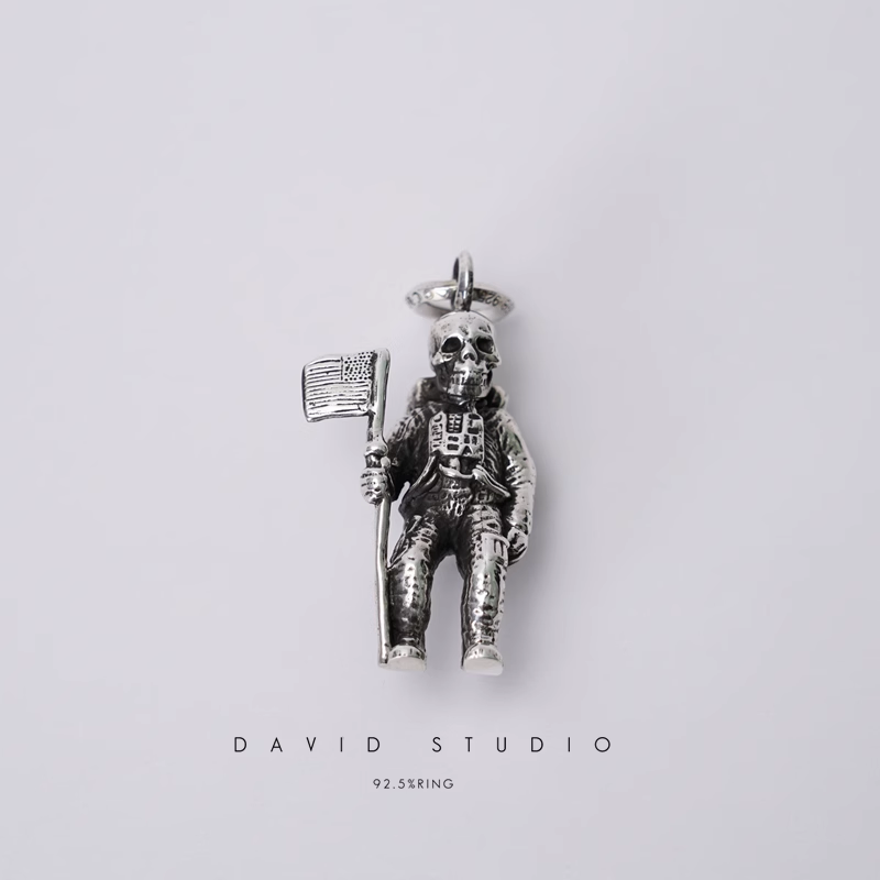FOTI ASTRONAUT PENDANT