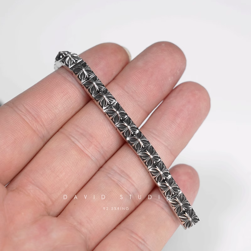 CH PLUS PYRAMID LINK BRACELET