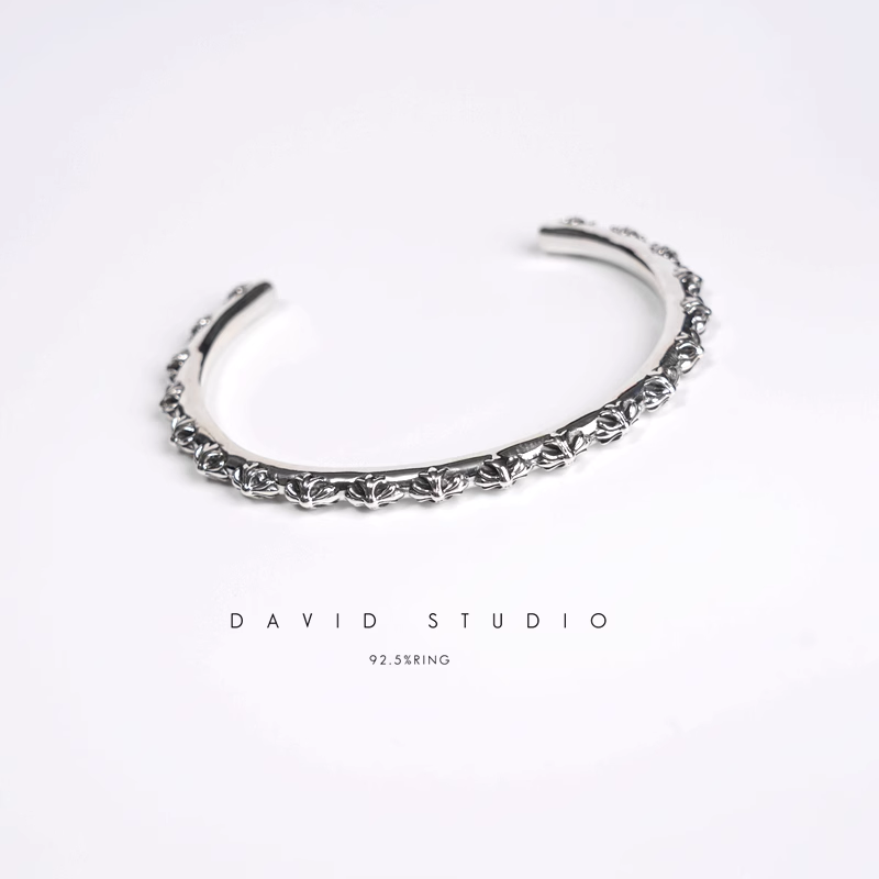 CH PLUS HOOP BANGLE