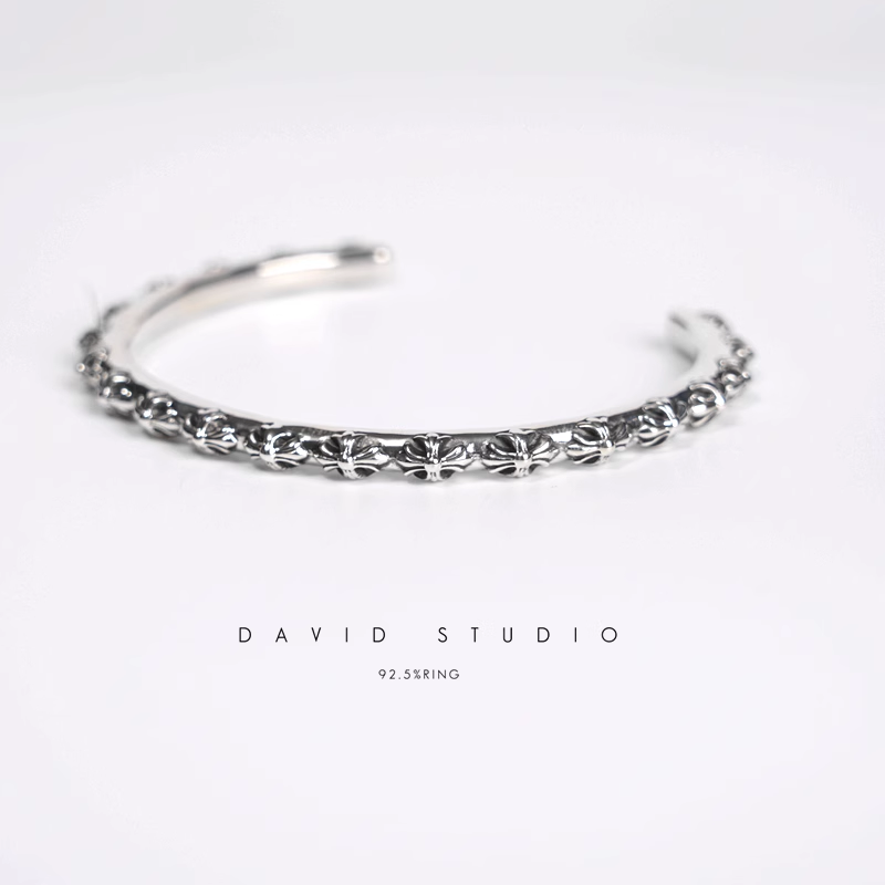 CH PLUS HOOP BANGLE