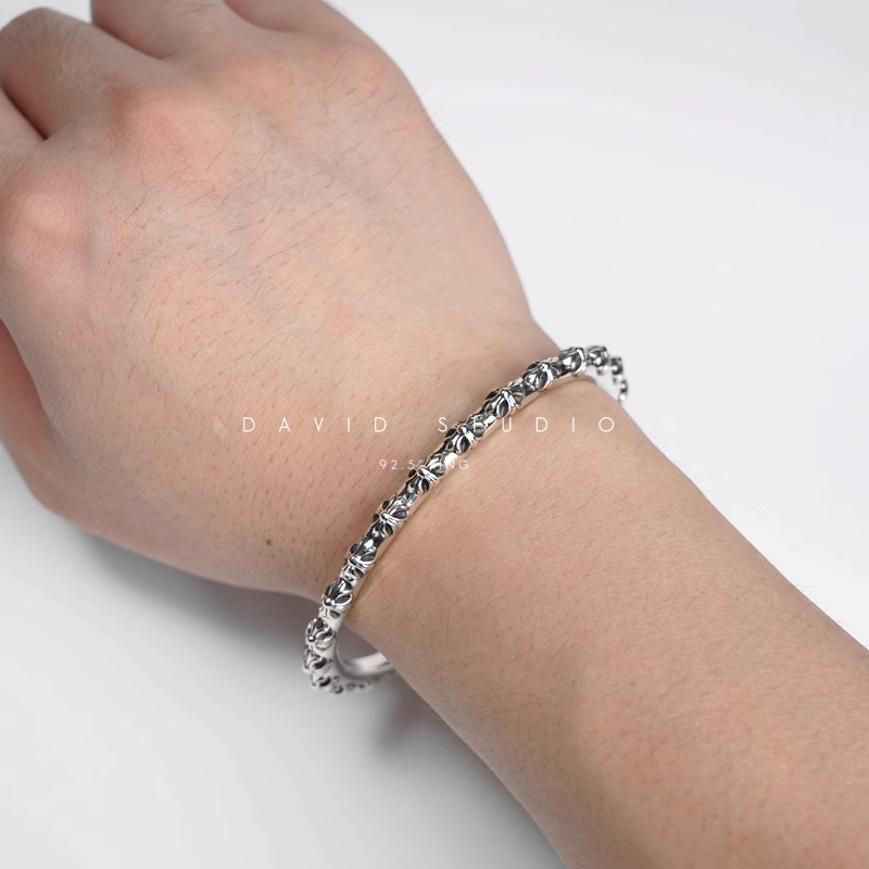 CH PLUS HOOP BANGLE