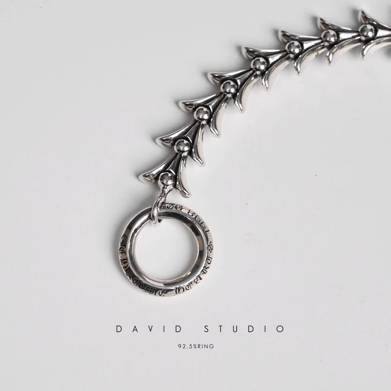 CROSSTAIL BRACELET WITH LOGO TAG