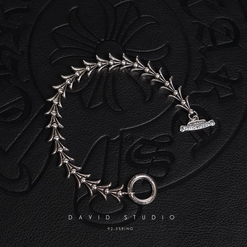 CROSSTAIL BRACELET WITH LOGO TAG