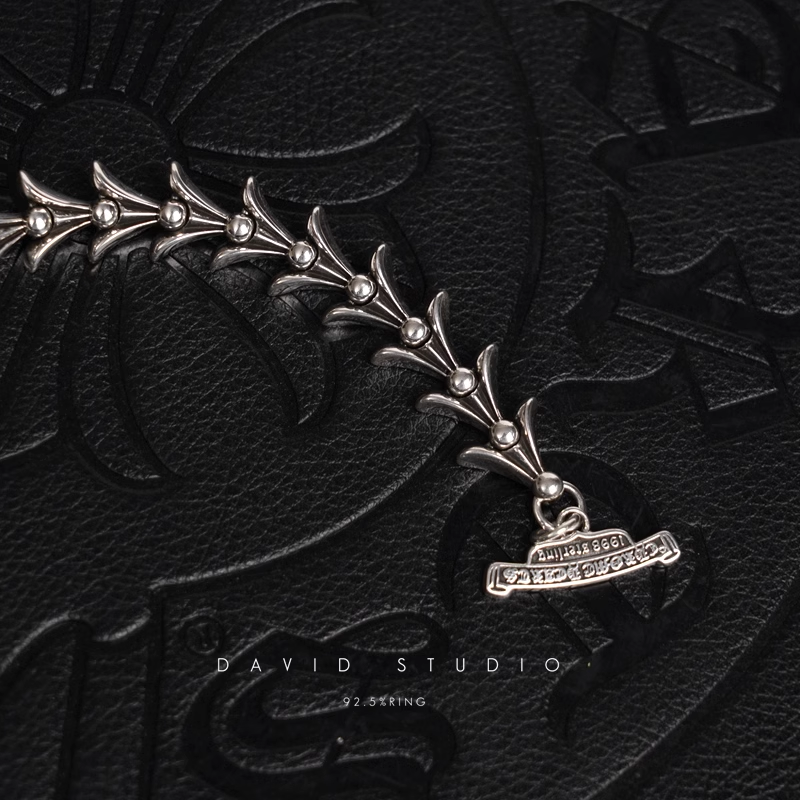 CROSSTAIL BRACELET WITH LOGO TAG