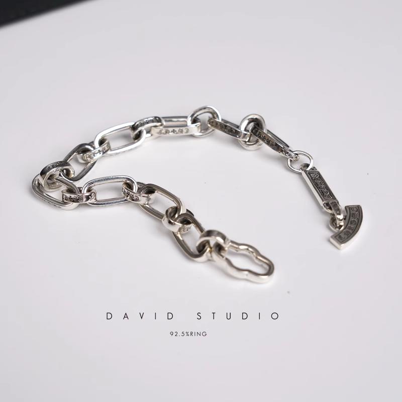 INSCRIBED LOGO CHAIN BRACELET