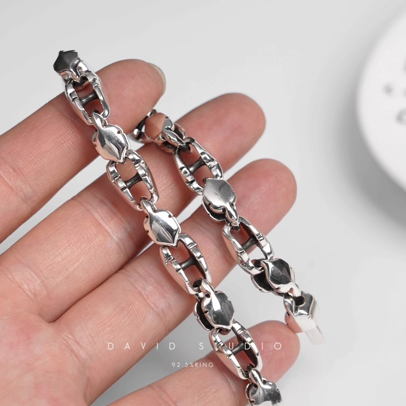 FLEUR TAIL PATTERN BRACELET