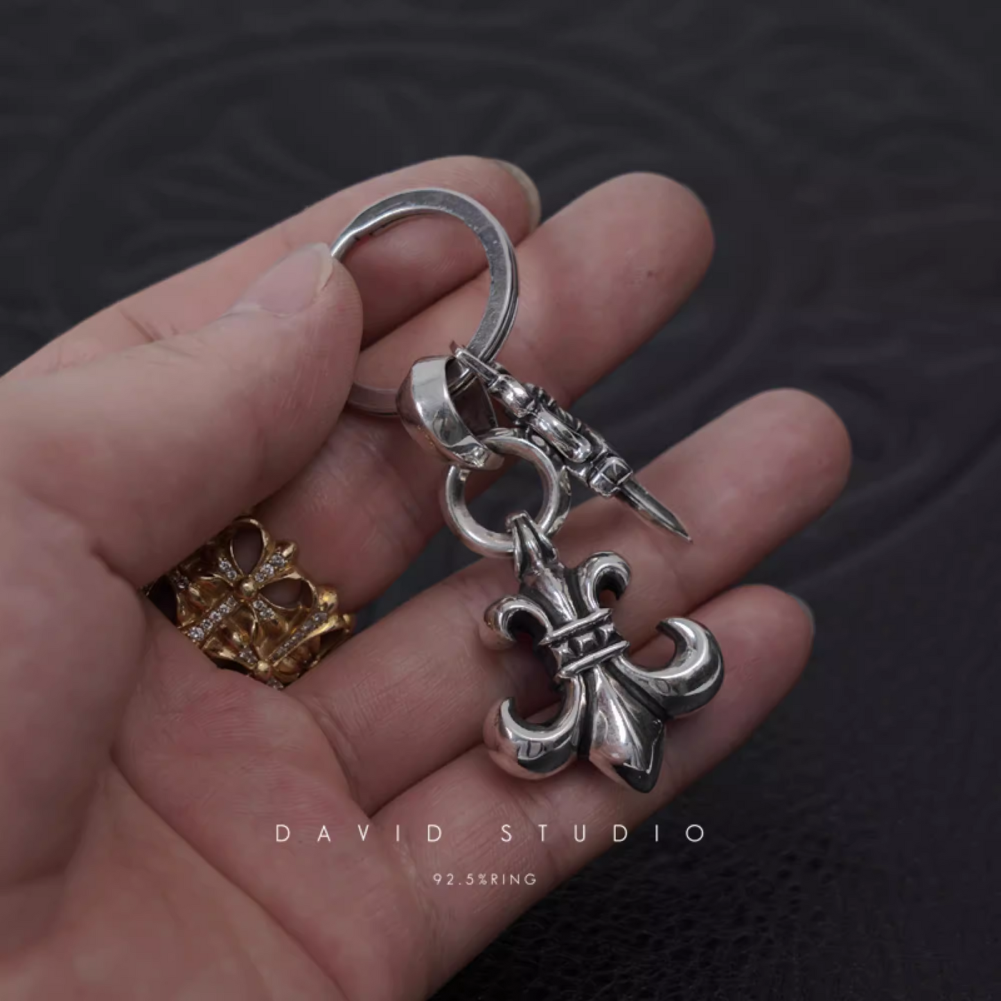BS FLEUR AND DAGGER KEY RING