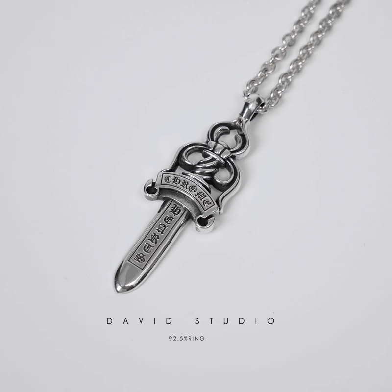 LARGE DAGGER PENDANT – ROLL CHAIN