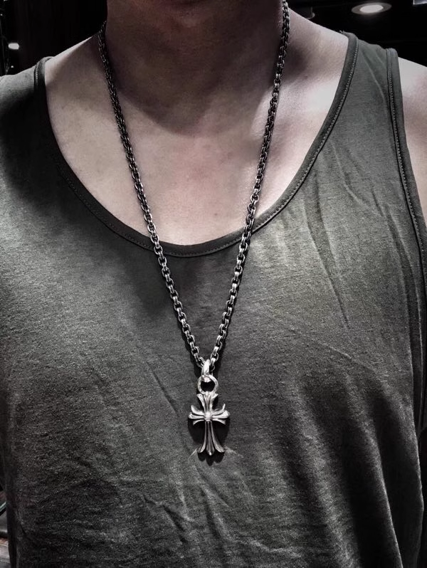 SMALL CROSS PENDANT WITH BAIL – PAPER CHAIN