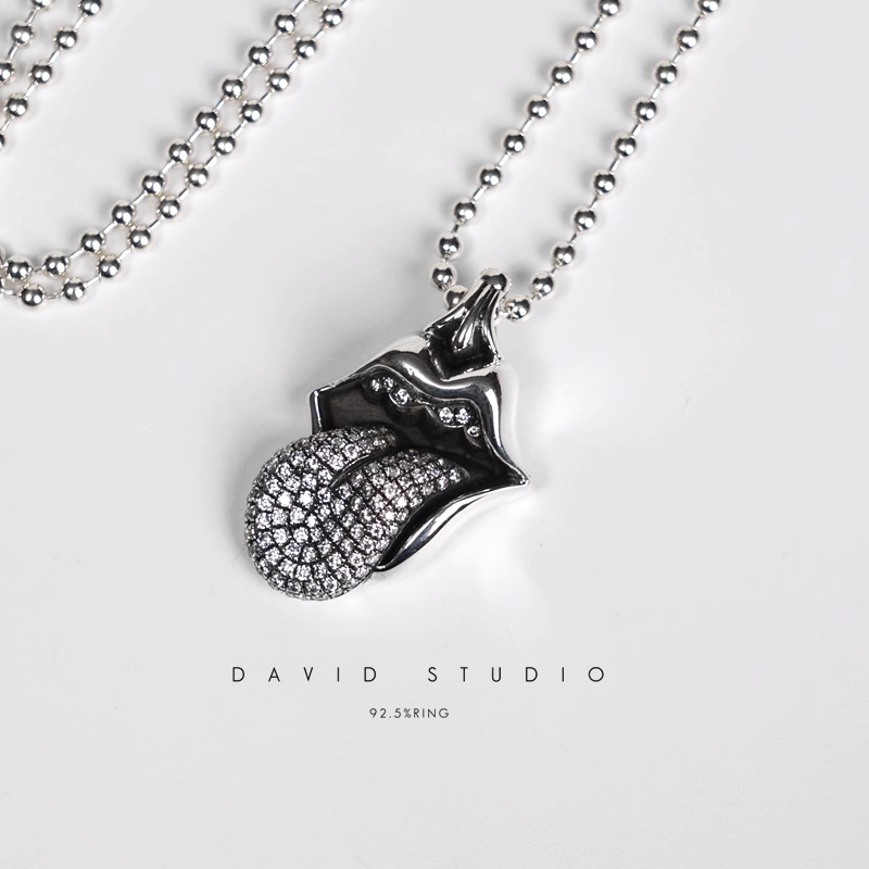 ROLLING STONES TONGUE & LIP PENDANT WITH DIAMOND – BALL CHAIN