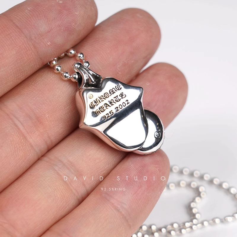ROLLING STONES TONGUE & LIP PENDANT WITH DIAMOND – BALL CHAIN