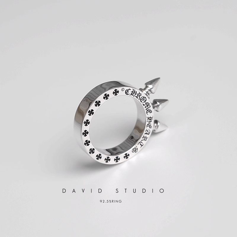 TRIPLE SPIKE RING