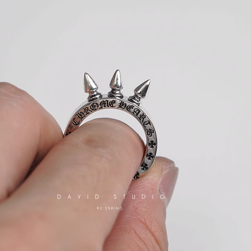 TRIPLE SPIKE RING