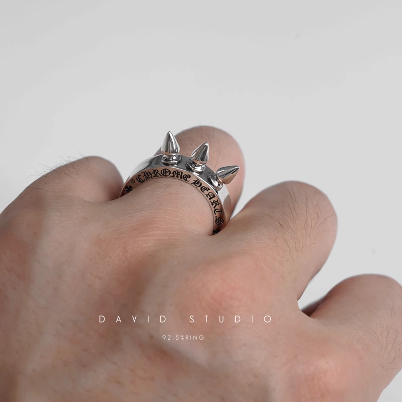TRIPLE SPIKE RING