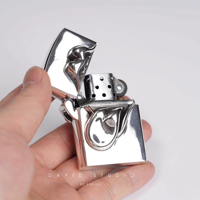 ROLLING STONES TONGUE LIGHTER