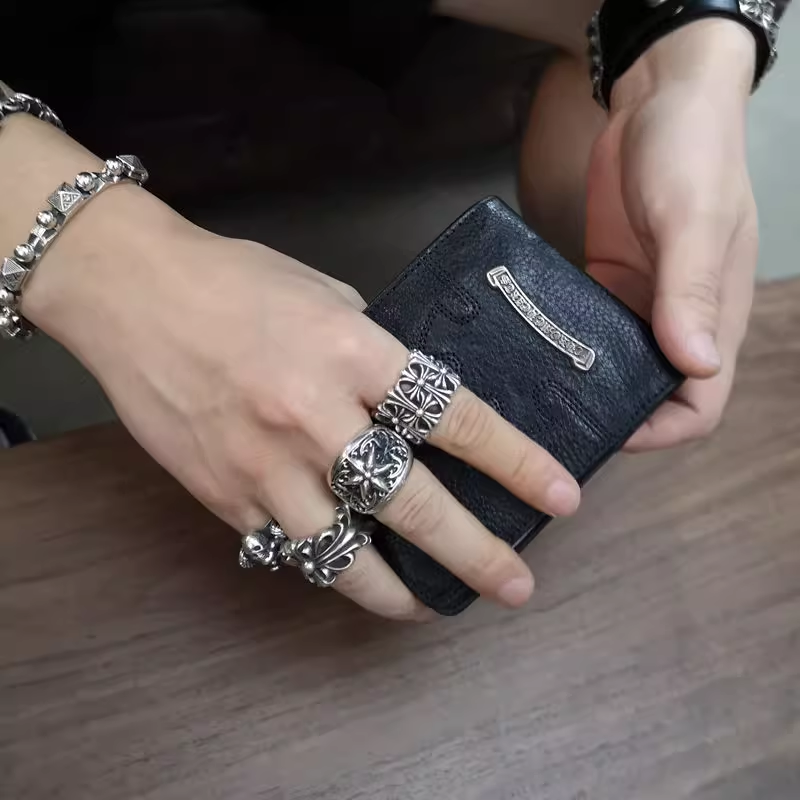 SNAP HORSESHOE BUTTON FLEUR TAIL WALLET
