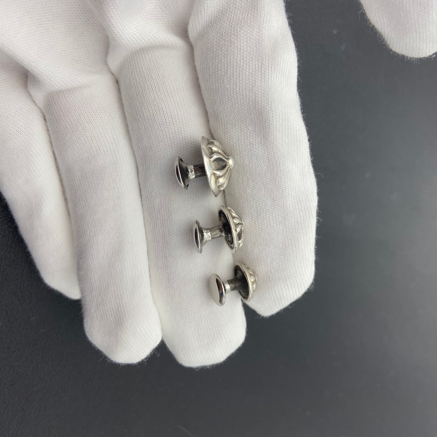 CH PLUS RIVET BUTTON