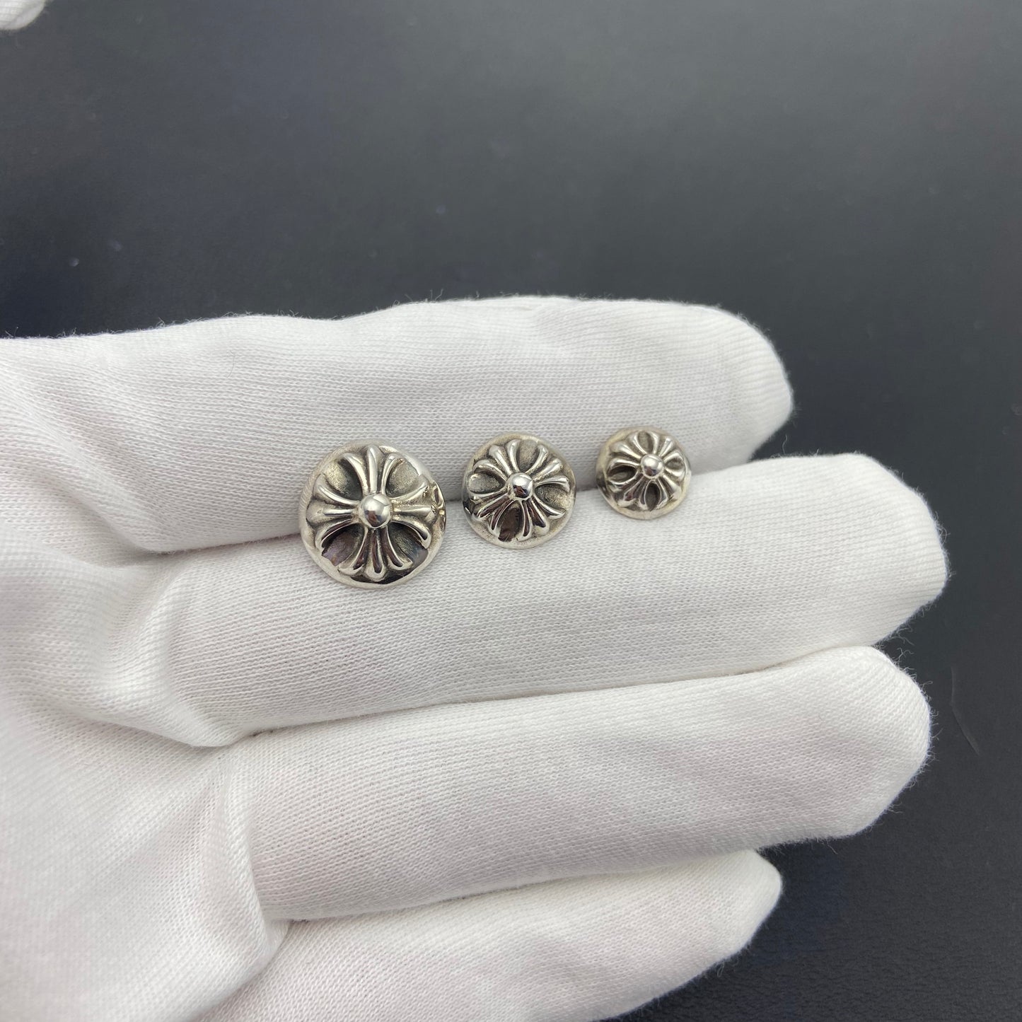 CH PLUS RIVET BUTTON