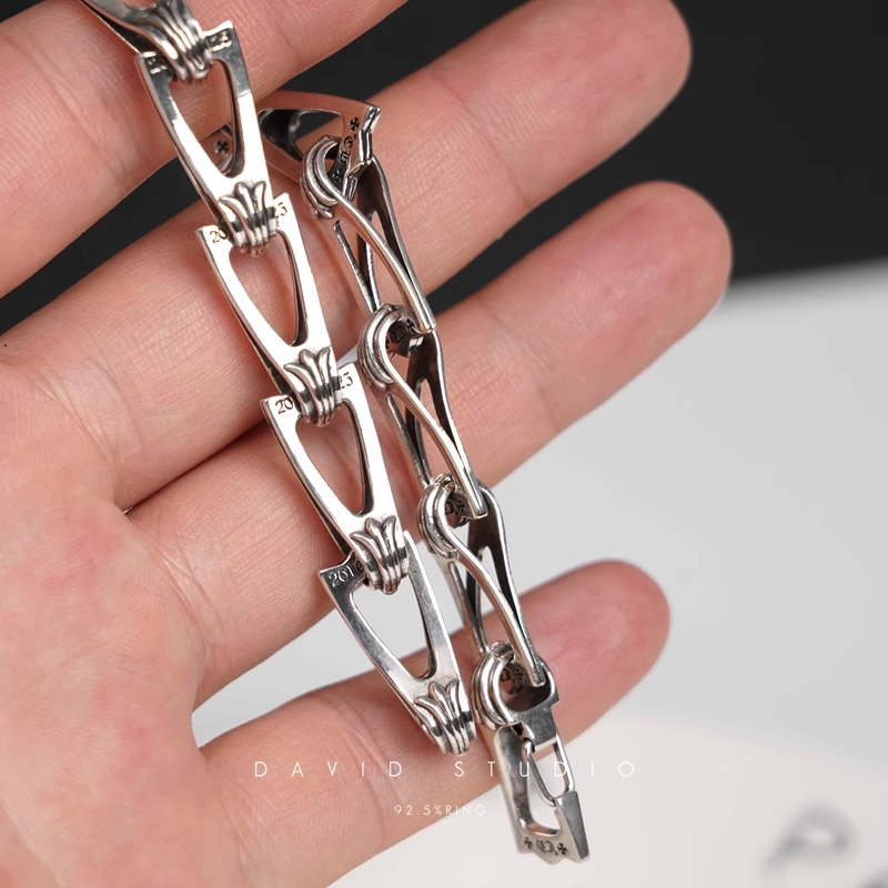 ZIPPER PATTERN BRACELET