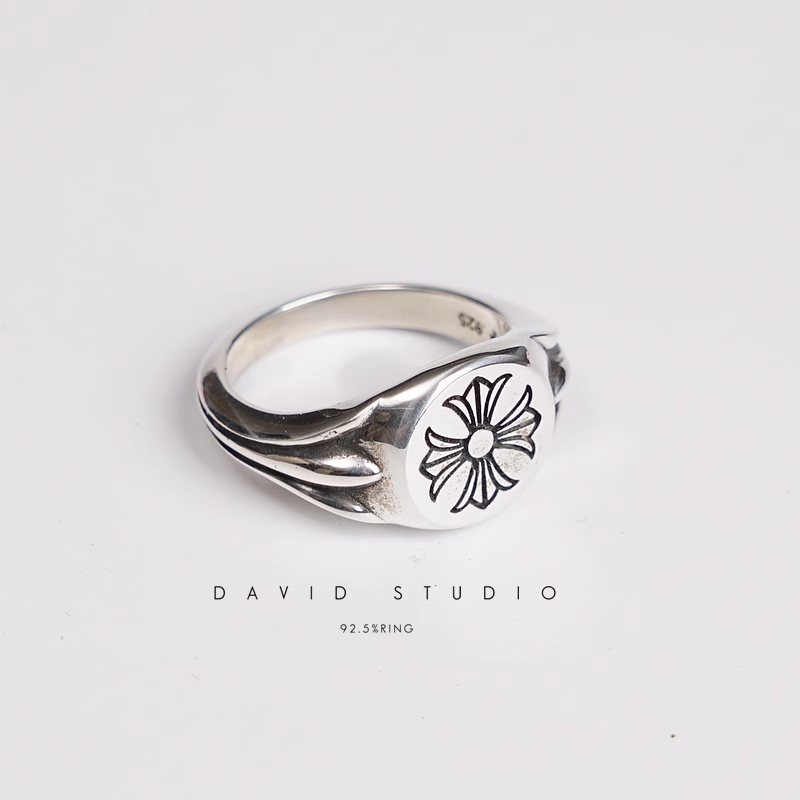 FLAT CH PLUS SIGNET RING