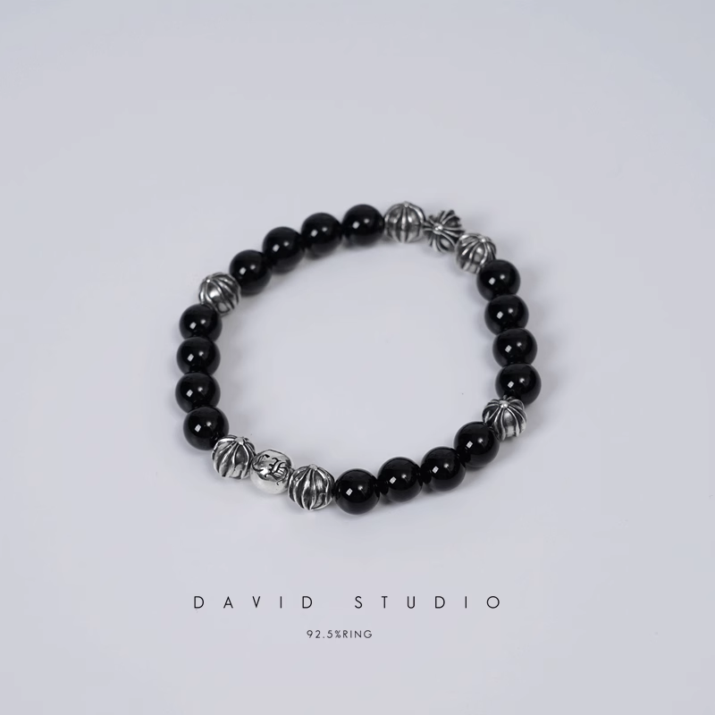 ONYX BEAD BRACELET 8MM (8 SILVER BEADS)