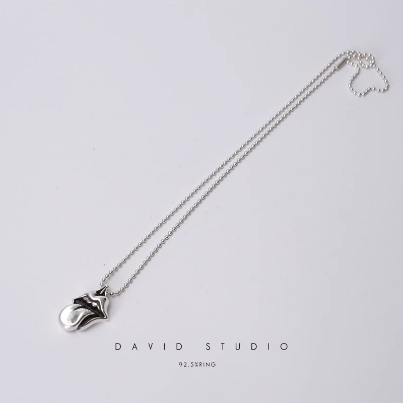ROLLING STONES LIP & TONGUE PENDANT – BALL CHAIN