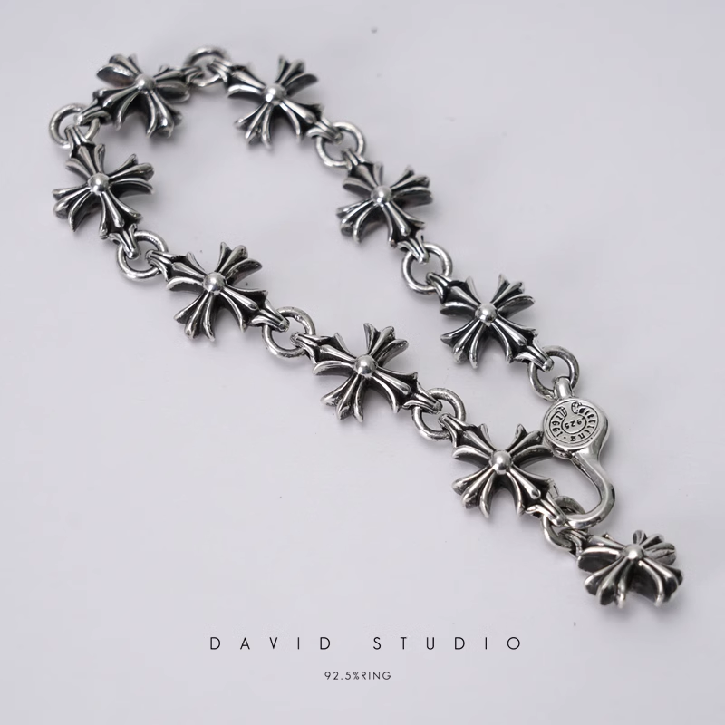 CH PLUS BRACELET WITH LINKS