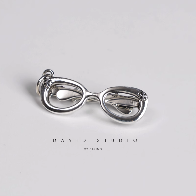 GLASSES PENDANT