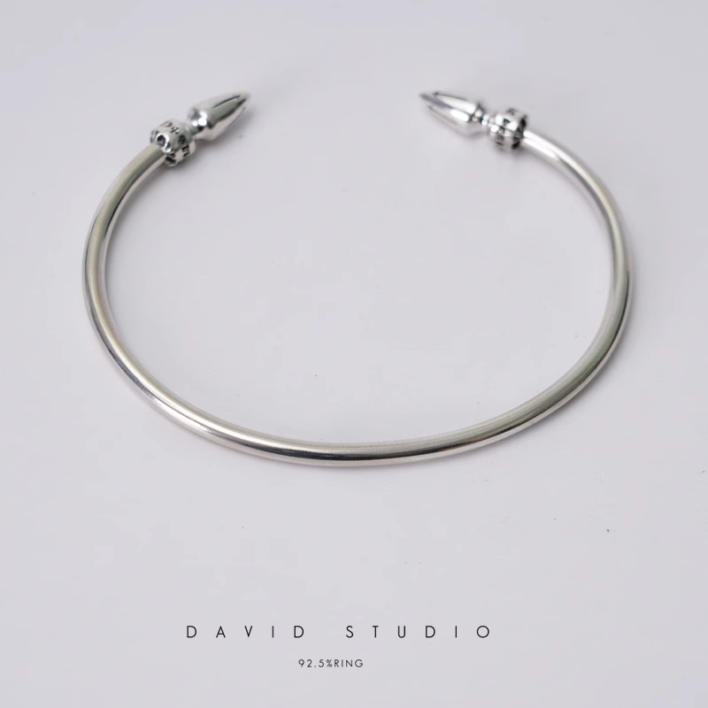 SKINNY SPIKE CUFF