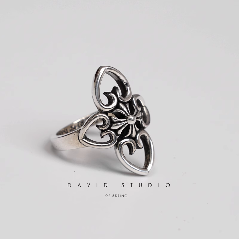 CH PLUS HEART RING
